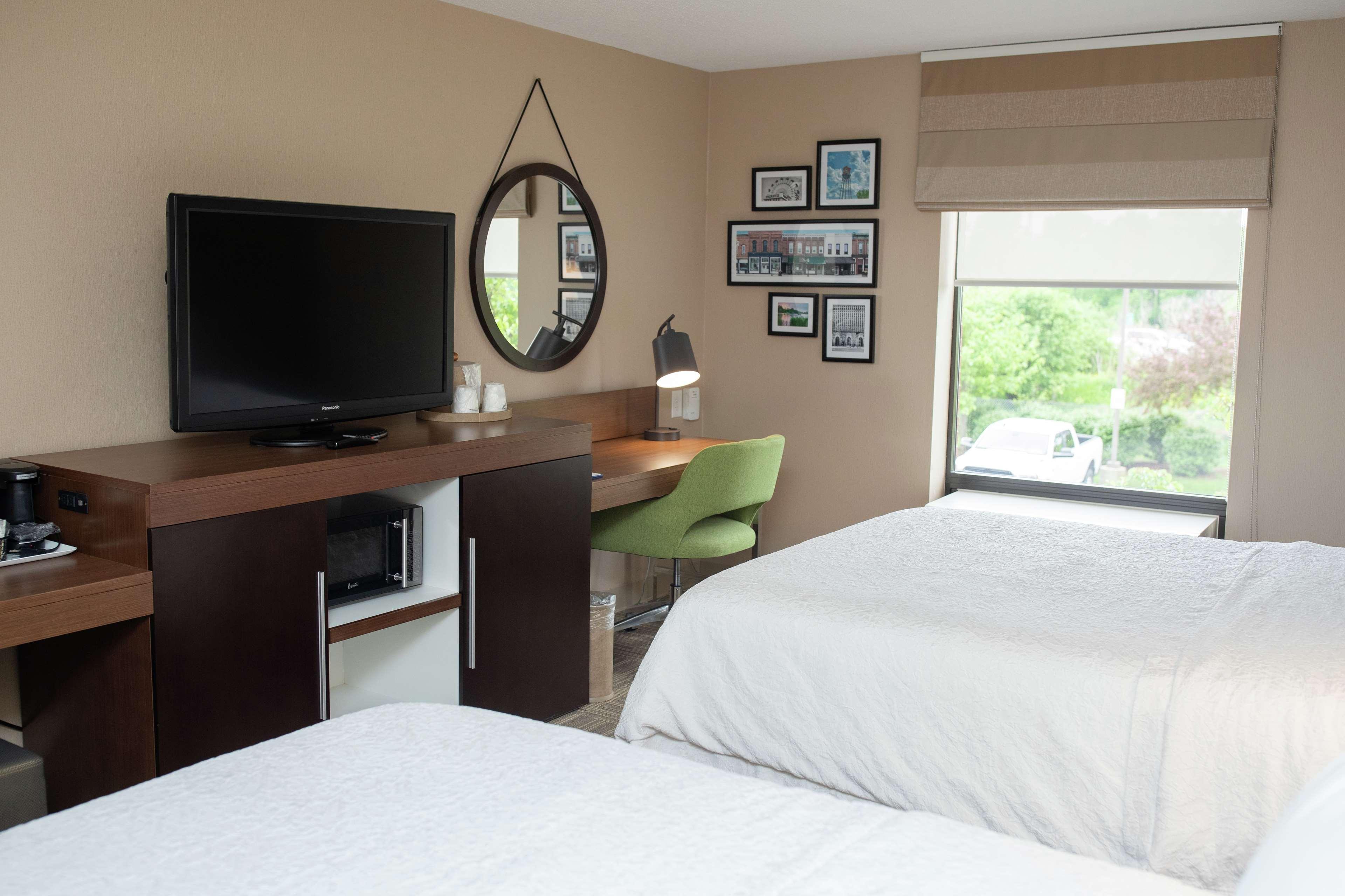 Hampton Inn Commerce/Novi Eksteriør bilde