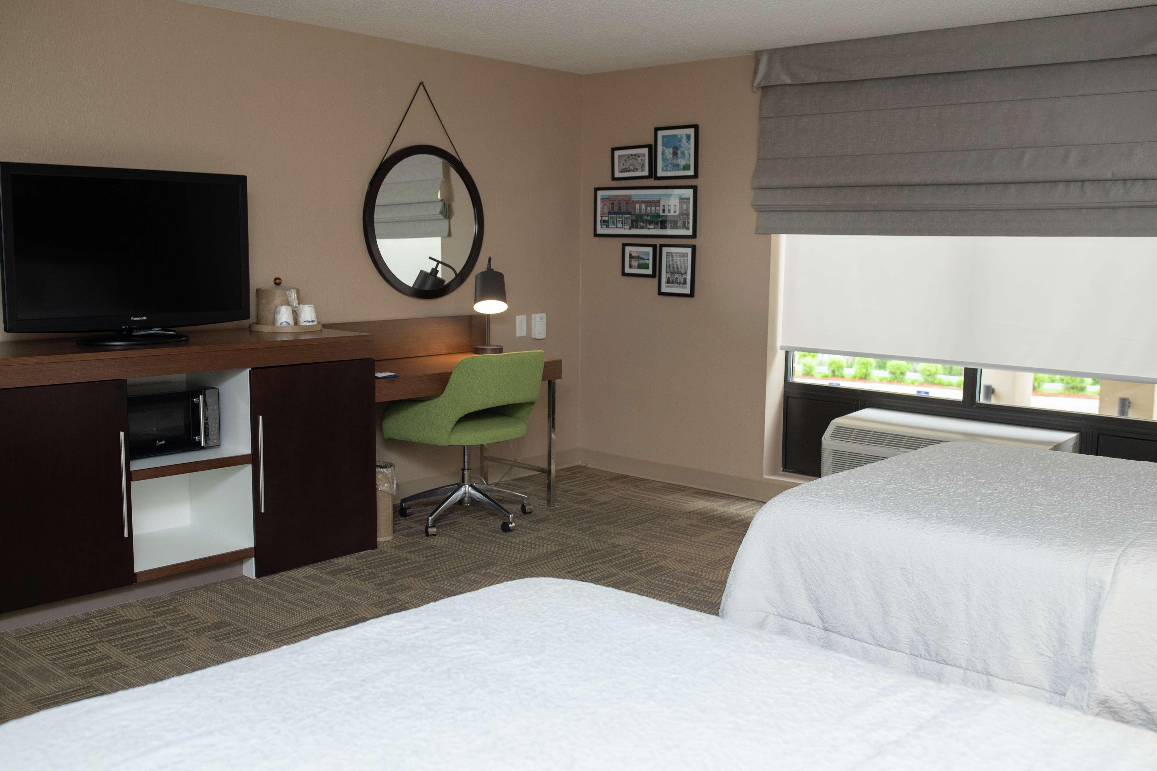 Hampton Inn Commerce/Novi Eksteriør bilde