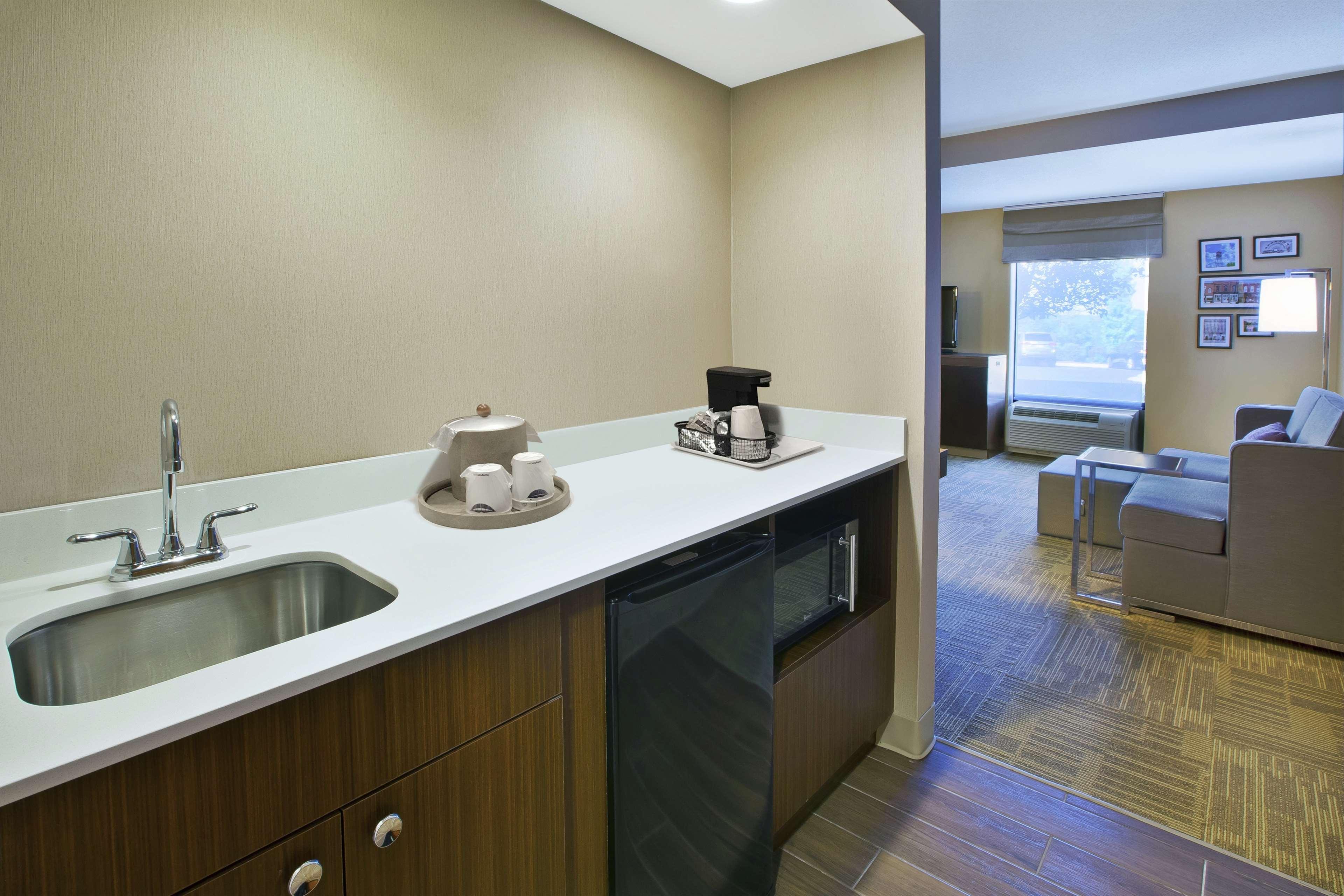 Hampton Inn Commerce/Novi Eksteriør bilde