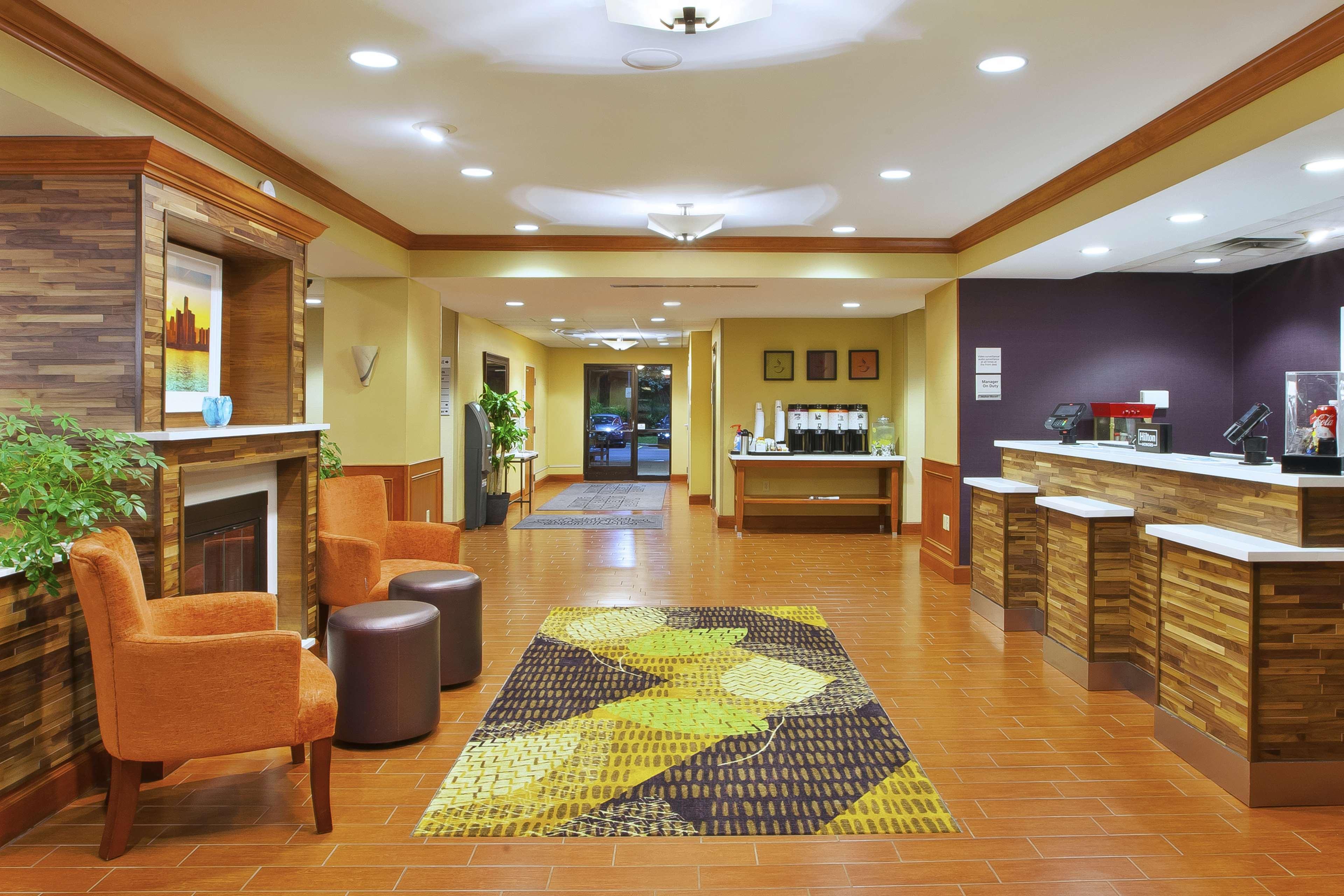 Hampton Inn Commerce/Novi Eksteriør bilde