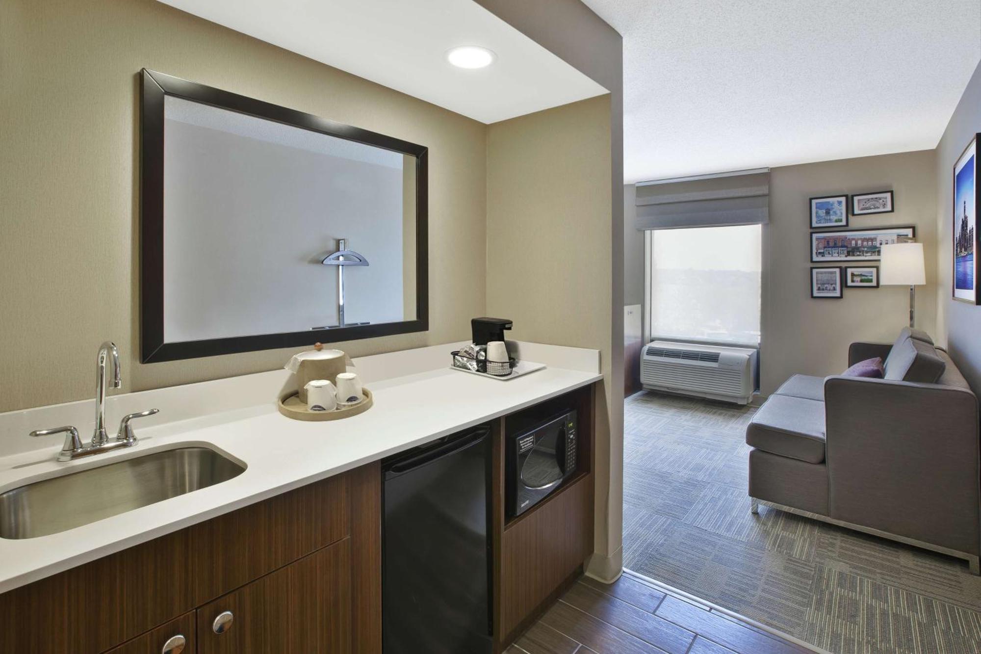 Hampton Inn Commerce/Novi Eksteriør bilde