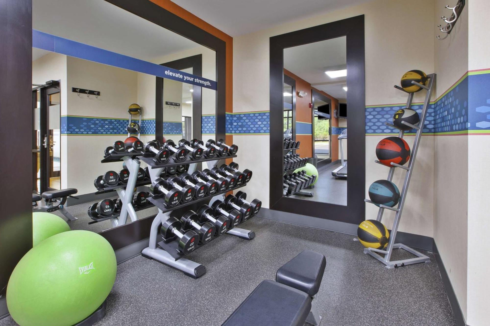 Hampton Inn Commerce/Novi Eksteriør bilde