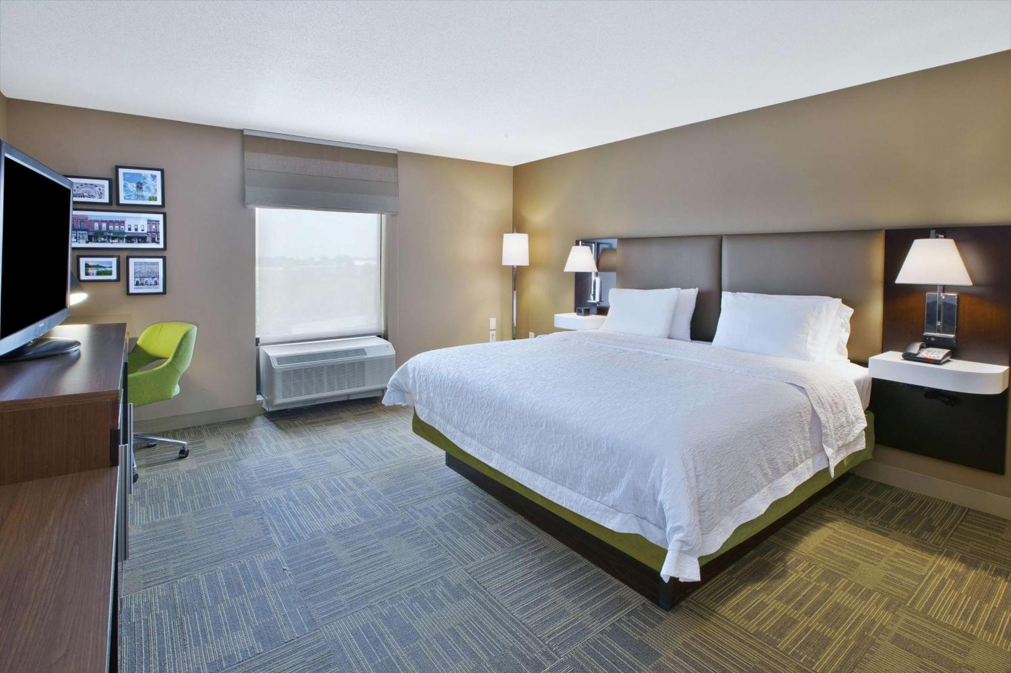 Hampton Inn Commerce/Novi Eksteriør bilde