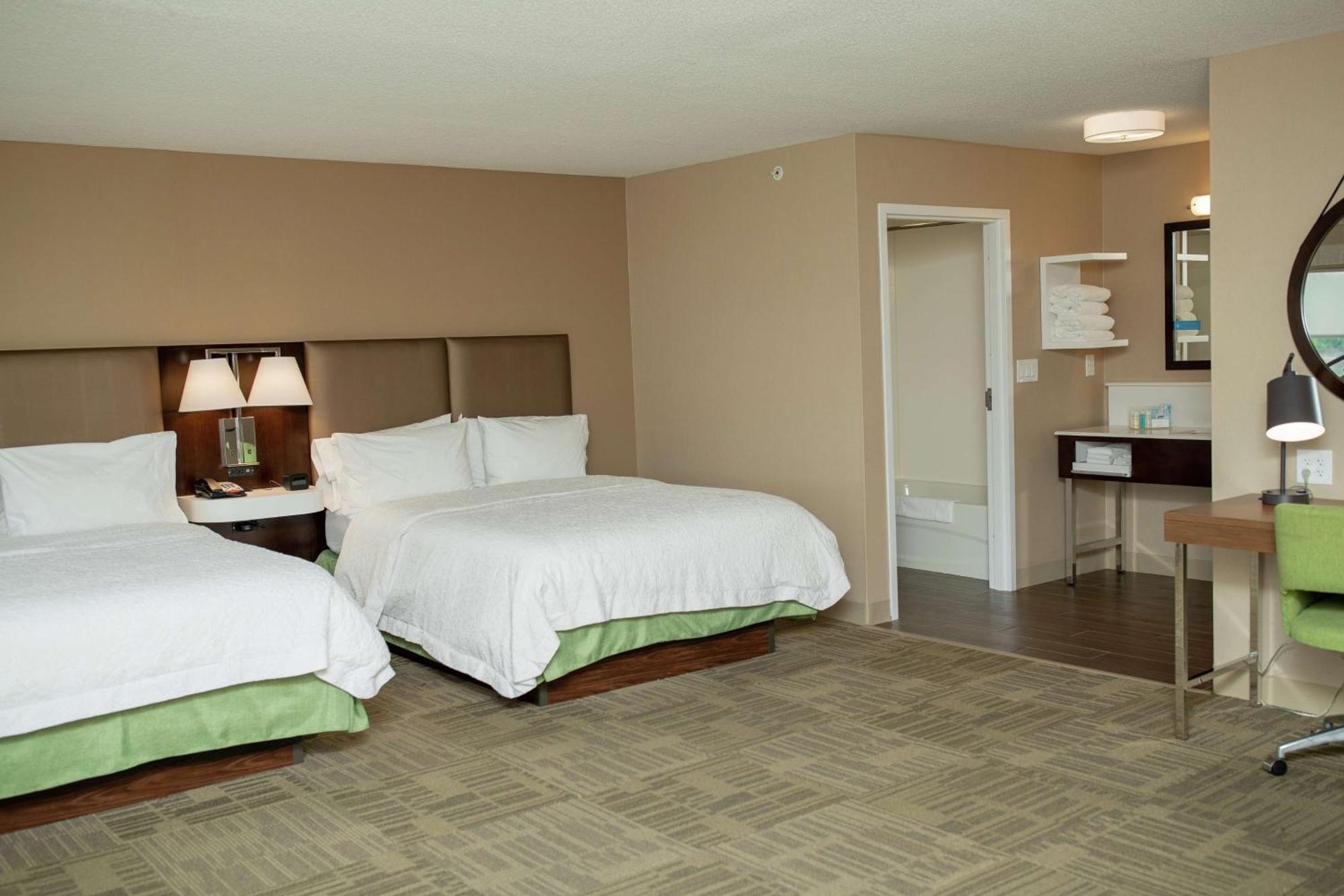 Hampton Inn Commerce/Novi Eksteriør bilde