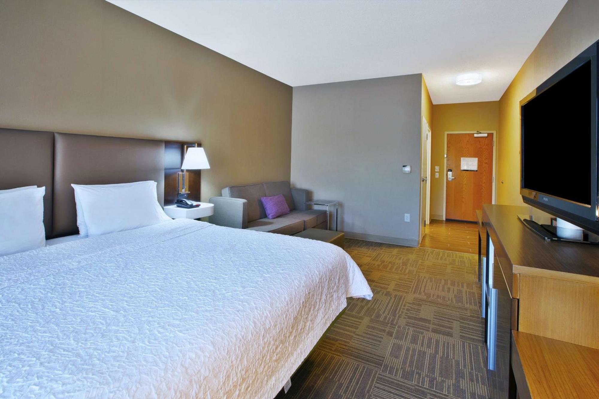 Hampton Inn Commerce/Novi Eksteriør bilde