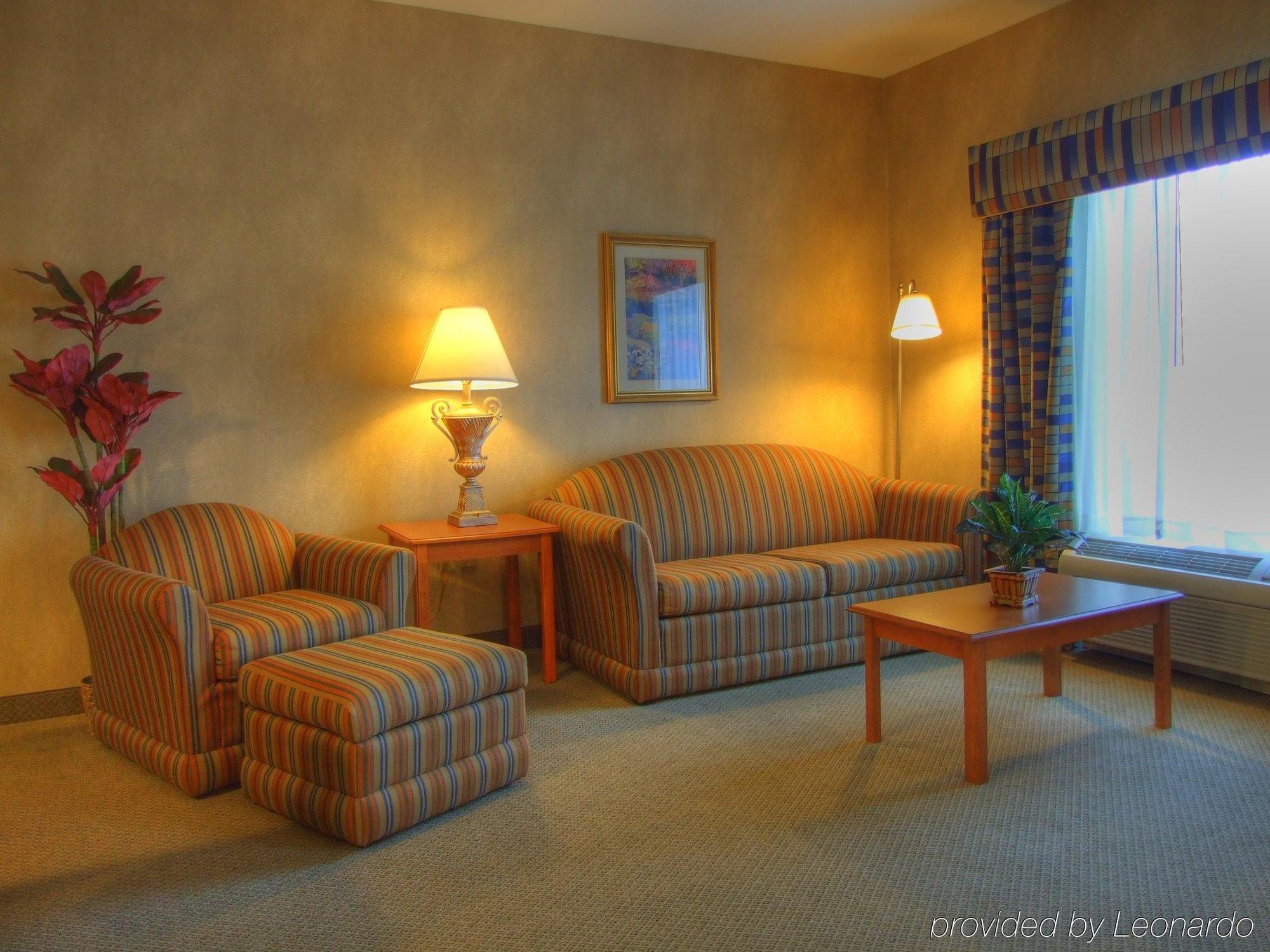 Hampton Inn Commerce/Novi Rom bilde