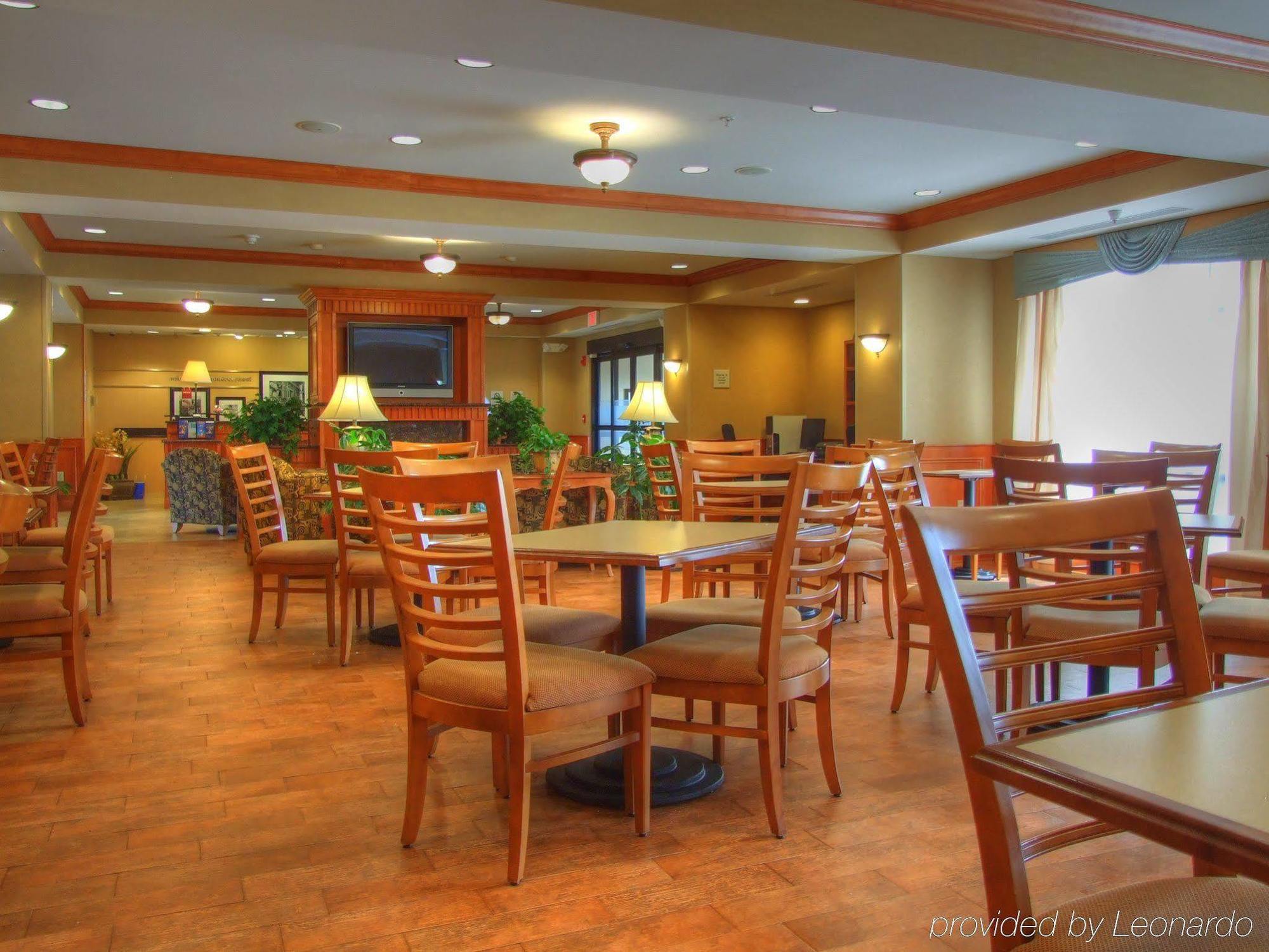 Hampton Inn Commerce/Novi Restaurant bilde