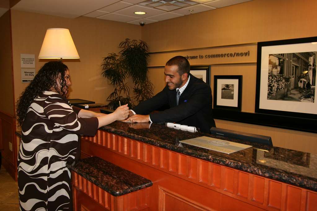 Hampton Inn Commerce/Novi Interiør bilde