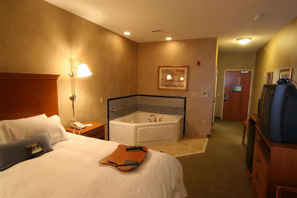 Hampton Inn Commerce/Novi Rom bilde