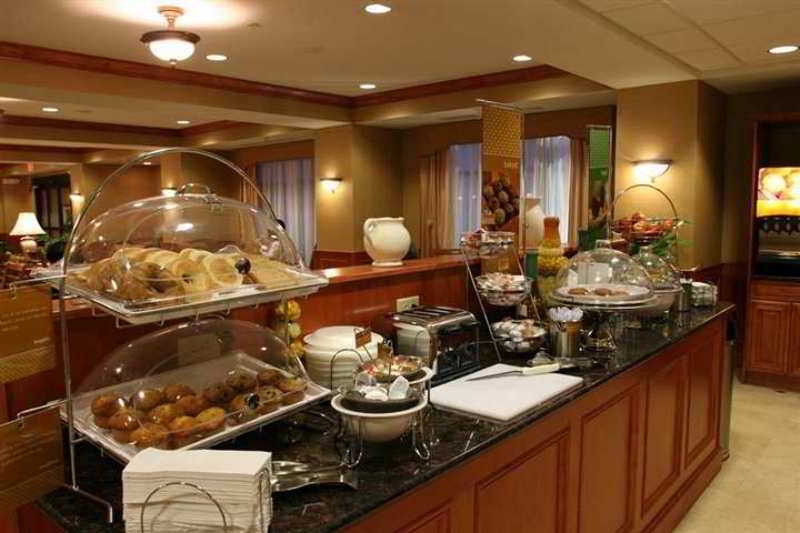 Hampton Inn Commerce/Novi Restaurant bilde