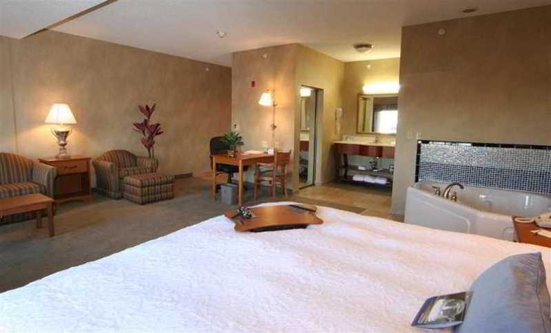Hampton Inn Commerce/Novi Rom bilde